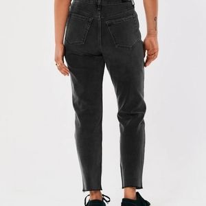 Hollister | Ultra High Rise Faded Washed Black Vintage Stretch Mom Jean 3 Short